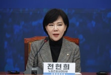 이재명 옆에서 울컥했던 전현희 “굉장히 ‘큰 사람’… ‘대한민국 지도자’답다”