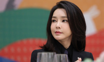 英언론 “김건희 여사, 한국의 ‘맥베스 부인’” 집중 조명
