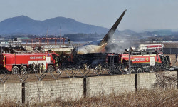 “3박5일 139만원”…무안공항 사고, 지방 중소여행사 크리스마스 전세기