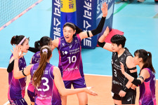 천하의 ‘배구여제’ 김연경도 나무에서 떨어질 때가 있다...누구도 예상 못한 ‘서브 범실 엔딩’ [남정훈의 오버 더 네트]