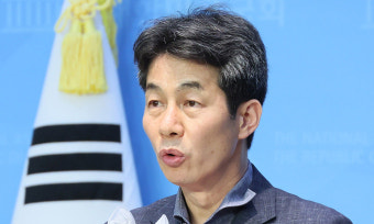 윤 대통령 측 “윤건영, ‘尹 무기사용 지시’ 가짜뉴스 퍼트려”