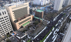 尹 지지자들 휩쓸고 간 서부지법…하루 사이 87명 체포 [타임라인]