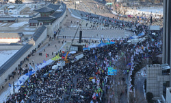주말 서울 도심 곳곳 탄핵 찬반 집회…“대중교통 타세요”
