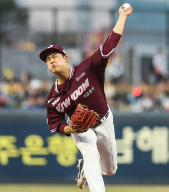 ‘데뷔전 첫 승’ 정현우 122구 던져… 혹사 논란