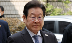 이재명 “韓, 대통령 된 줄 착각”… 허 찔린 민주 “법적 대응” 격앙 [韓, 헌법재판관 지명 파장]