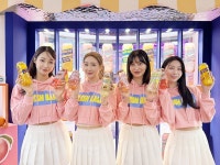 ‘스퀴즈맥주’ 투명 캔 하이볼 ‘프레시볼’, GS25 도어투성수서 팝업 스토어 운영