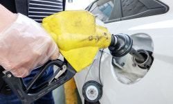 유류세 인하 2개월 더 연장… 인하폭은 축소