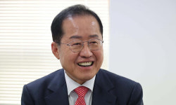 홍준표 “갈등의 시대 끝내고 정치의 시대 열겠다” [대선 경선후보 릴레이 인터뷰]