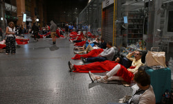 교통·인터넷 ‘OFF’… 스페인 일상 ‘올스톱’ [서남부 유럽 대규모 정전]