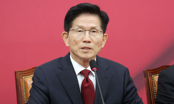 ‘단일화 충돌’ 국민의힘 김문수·당 지도부, 전당대회 소집 두고 대립