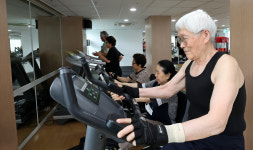 성북구 석관실버복지센터 ‘노인 맞춤형 헬스장’ 인기 [한강로 사진관]