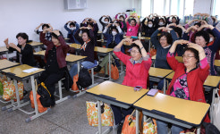 일성여자중고등학교의 아주 특별한 스승의 날 행사 [한강로 사진관]