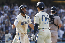 “나는 ‘좌상바’가 아니다”...플래툰 시스템 적용받는 ‘혜성특급’ 김혜성, MLB 좌완 상대 첫 타석에서 홈런포 ‘작렬’