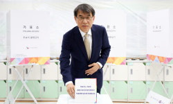 尹 부부 동반투표… 김건희 53일 만에 등장 [6·3 대선]