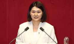 22대 최연소 의원 손솔, 첫 국회 본회의서 “이준석 징계해달라”