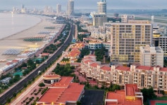 대형 워터슬라이드에 테니스장까지…北해변리조트 관심끌까