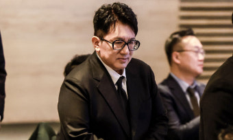 방시혁, 귀국 후 사기적 부정거래 의혹 조사에 적극 협조할 의지 하이브 내부 구성원들에게 사과 표명
