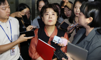 전한길 활개·윤희숙 ‘다구리’, 폐당의 길 가는 국힘 [논설실의 관점]