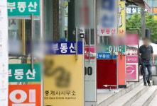 “2년 공부했는데 손님 0명”…간판도 못 떼고 문 닫는 중개사들 [부동산+]