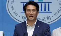 민주당 전용기 “사이버렉카, 최대 5배 징벌적 손해배상해야”…가해자 입증책임도 강화