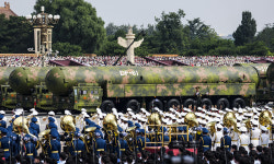 ‘전 세계 사정권’ DF-61… 초대형 무인잠수정도 첫선 [中 전승절]