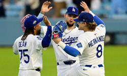 MLB 다저스, WS 진출 1승 남았다…밀워키에 NLCS 3연승