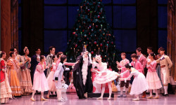 다시 돌아온 크리스마스 시즌 대표작 유니버설발레단의 ‘호두까기인형’