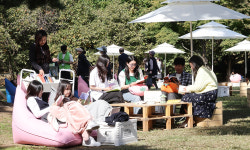 독서의 계절… 공원으로 간 도서관