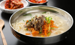 칼국수→삼계탕→김밥→김치찌개→냉면→비빔밥 순으로 많이 올랐다