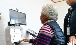 “경로당서 원격 진료… 참 신기한 세상”