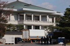 청와대로 들어가는 이삿짐