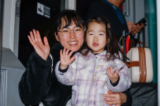 “뛰뛰 타고 하부지 보러 가요”…설레는 귀성길 [한강로 사진관]