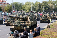 유럽 무기냐, 한국 무기냐… 기로에 선 폴란드