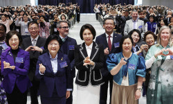 김혜경 여사 “여성의 연대가 사회 지탱”
