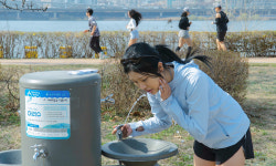 아리수 음수대의 계절… 러너·산책족 ‘물통프리’
