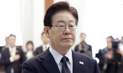李 대통령 “개헌 반대하면 불법 계엄 옹호론자”