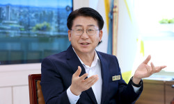유보화 성동구청장 “마장·왕십리 개발 사업 속도…성동 전역, 성수처럼 살맛나게” [서울 구청장에 묻다]