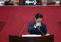 [속보] 민주당 김민석 “현실 가능한 개헌 추진…권력구조 개편도 국민 뜻 따라야”
