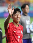 “OOO 나가” 야유도 없는, 한국 축구의 완벽한 새 출발을 알린 에콰도르전 3-0 완승...모레노 감독의 포백 전술 ‘무실점-멀티골’로 합격점
