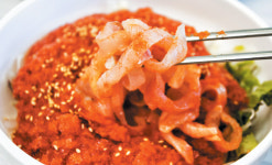 [friday] 여름 별미 물회, 소문난 수제버거, 줄서 먹는 꽈배기집… 어디 먼저 갈까?