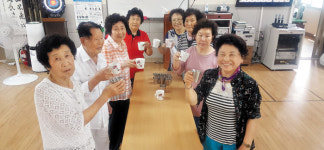 서귀포 어르신들, 종이컵 추방 나섰다