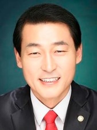 '정치자금법 위반' 황영철, 1심서 징역형…의원직 상실형