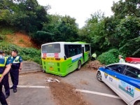 달리던 관광버스서 불, 37명 긴급대피... 주말 교통사고 잇따라