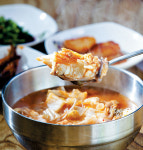 [아무튼, 주말] 7번 국도 따라 양미리·방어·물곰… 초겨울 입맛을 깨우는 피시 로드