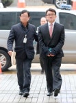 구속영장도 안나왔는데... 이재수는 왜 수갑을 차고 있었을까?