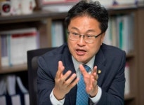 김정우 민주당의원, 성추행혐의 피소…지속 협박 당해 맞고소