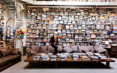 [아무튼, 주말] 30만권의 책으로 남은, 활자중독자 라거펠트