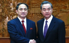 北 외무부상 만난 왕이 “호사다마...中 건설적 역할 계속 하겠다