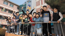 돌아오는 아이들… 한국 1호 초등학교 다시 웃다
