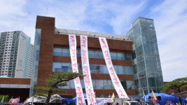 쇠파이프·시너 든 현대重노조…사흘째 점거농성